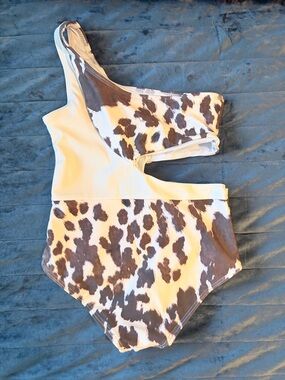 One-Shoulder Cow Print Cutout Swimsuit.  Girls XS